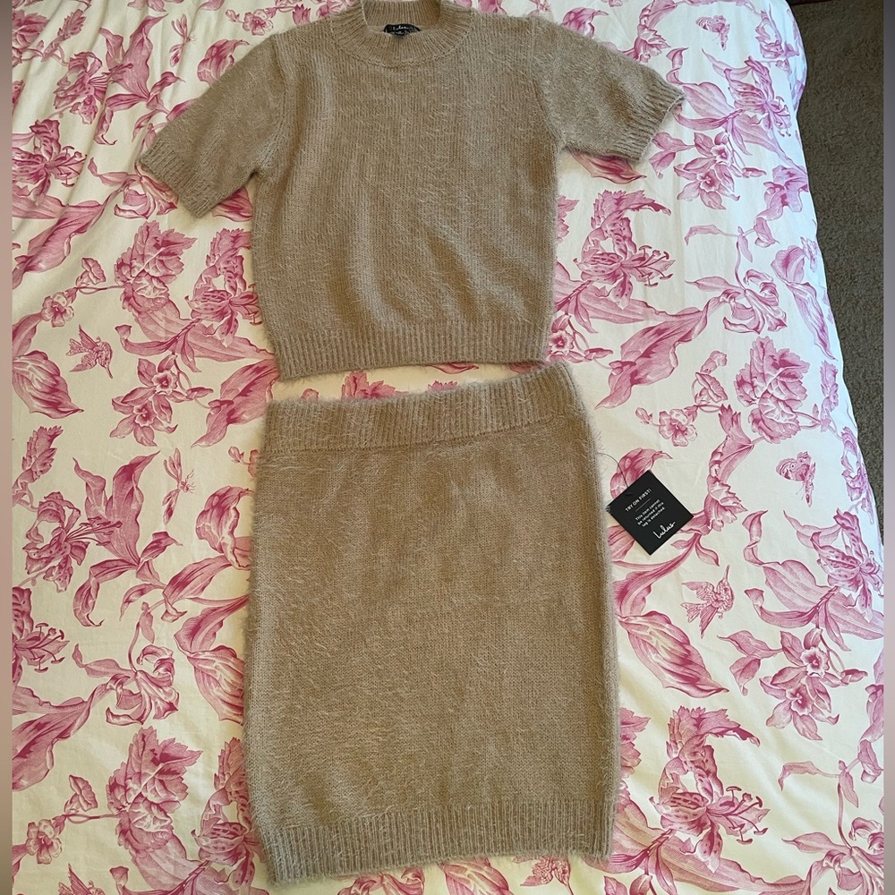 Lulu’s 2 piece set - Top and Skirt - Light Tan Color - Picture 2 of 14